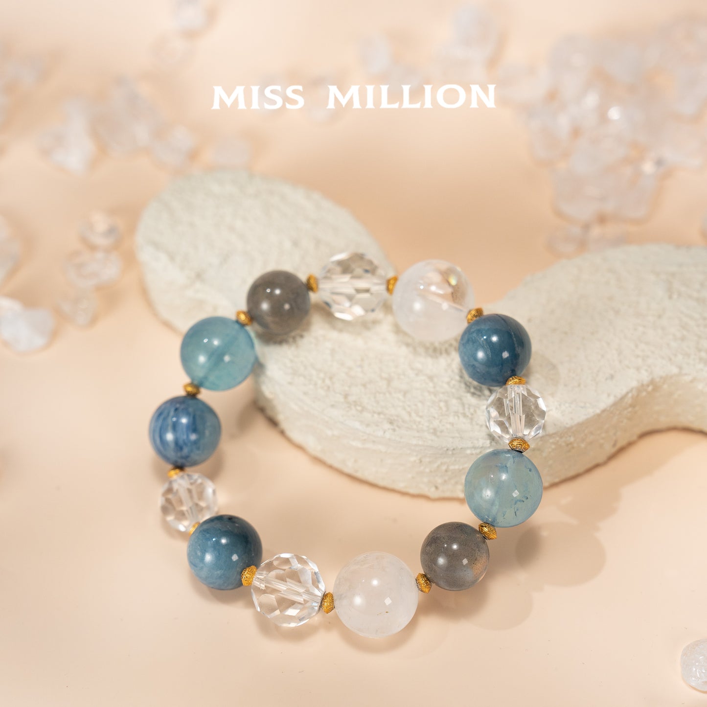 Labradorite soothes emotional turbulence and dissipates negativity