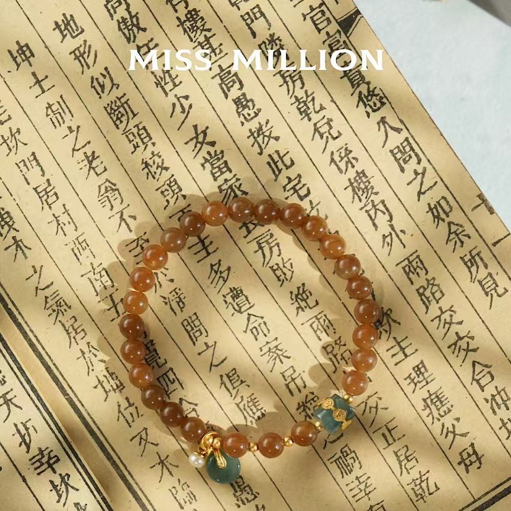 Pearl blue water jadeite accessory, precious and auspicious, presenting an elegant and grand atmosphere